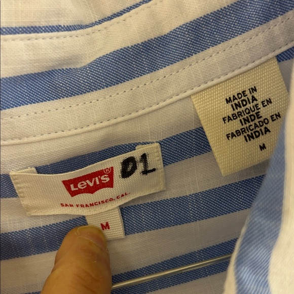 Levi’s Blue and White Striped woman’s Shirt - Picture 4 of 5